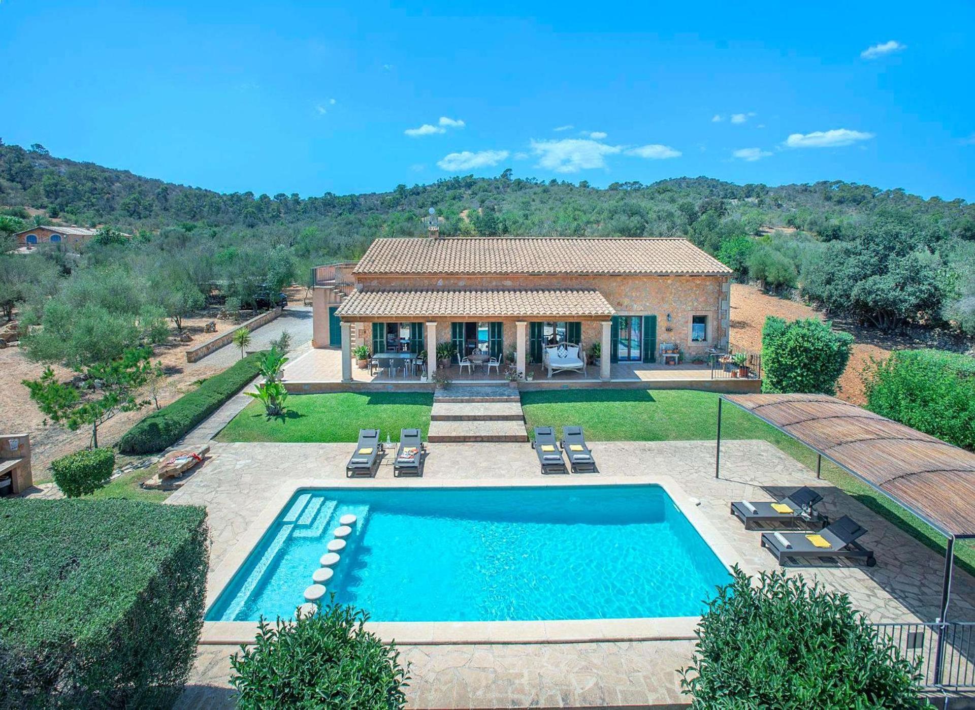 Son Monavi Villa